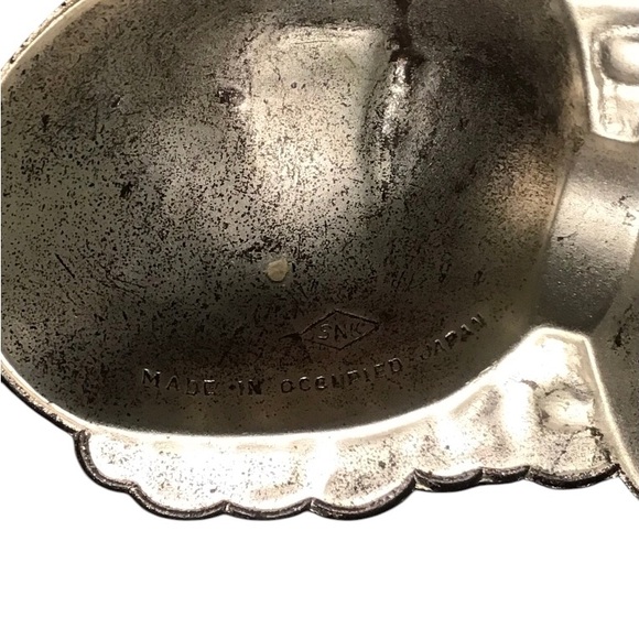 Vintage Embossed Clam Shell Ashtray Occupied Japan Souvenir. - Picture 3 of 5